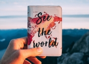 LOL赛事-阿拉巴的无声助攻，当导盲犬成为球场上的关键先生