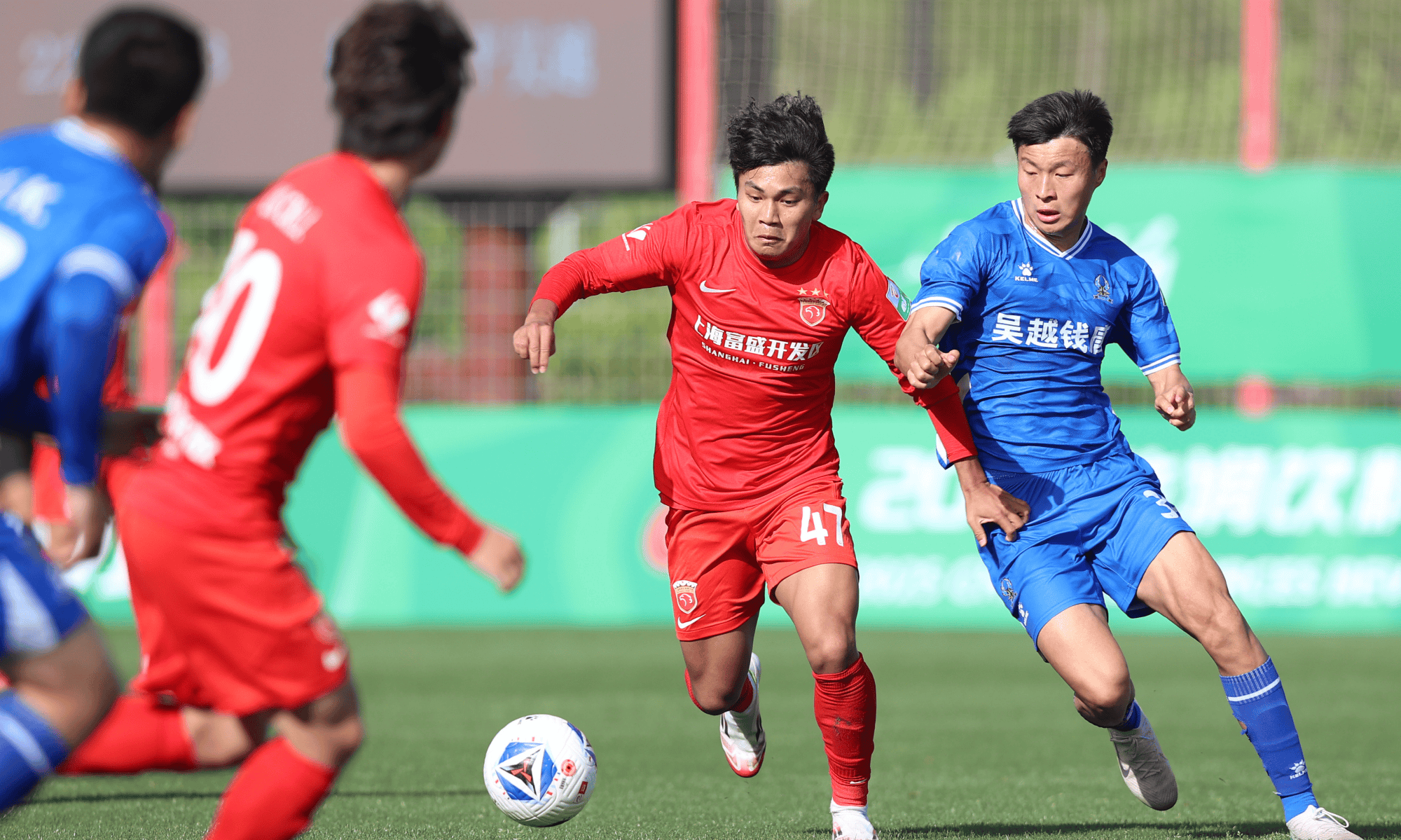 上海上港队球员归队重新开启备战训练赛季尚未结束的简单介绍