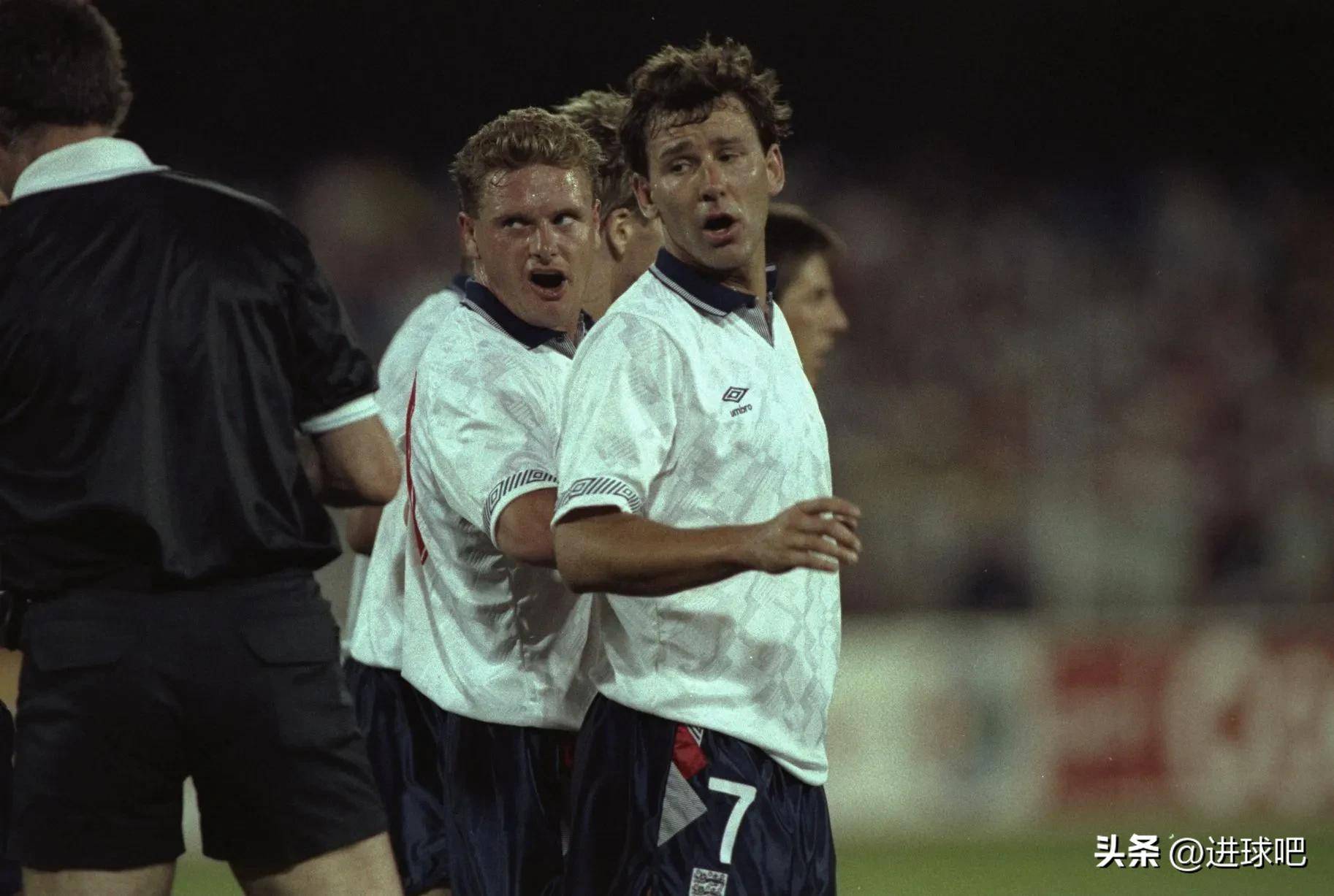 包含英格兰队客场不敌瑞士遭遇挫折的词条