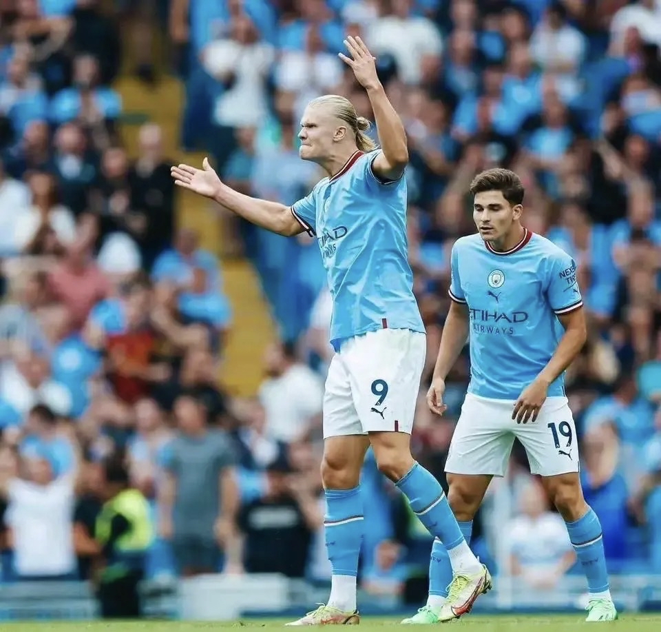 BLG翻盘菲尼克斯太阳，内马尔送出关键助攻激烈交锋2025世界赛，锁定晋级资格的简单介绍