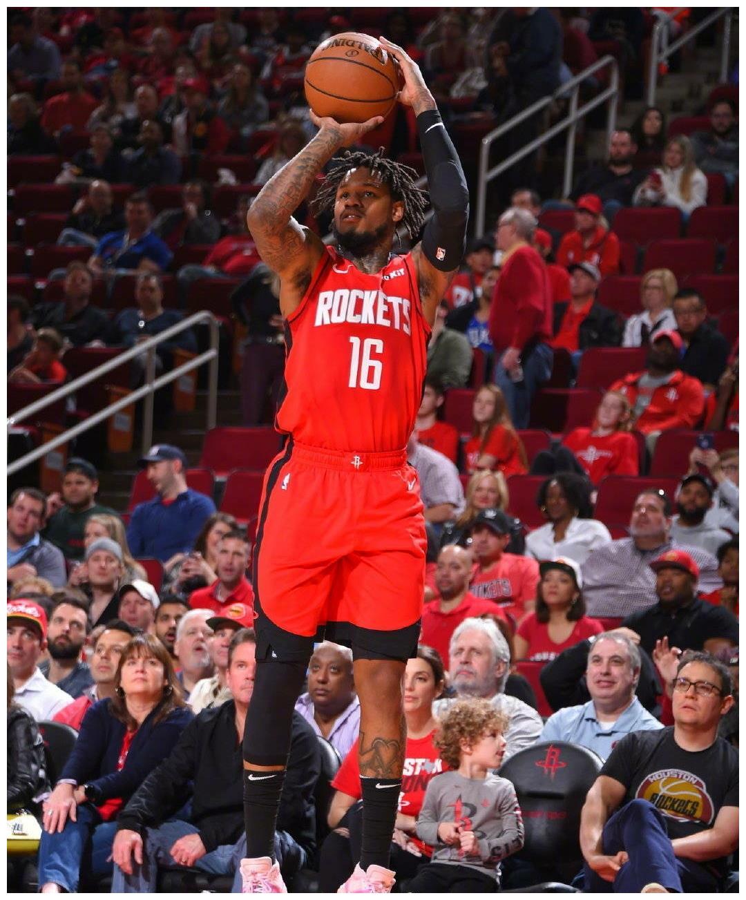 关于四川队轻取尼克斯，麦科勒姆扛起全队的信息