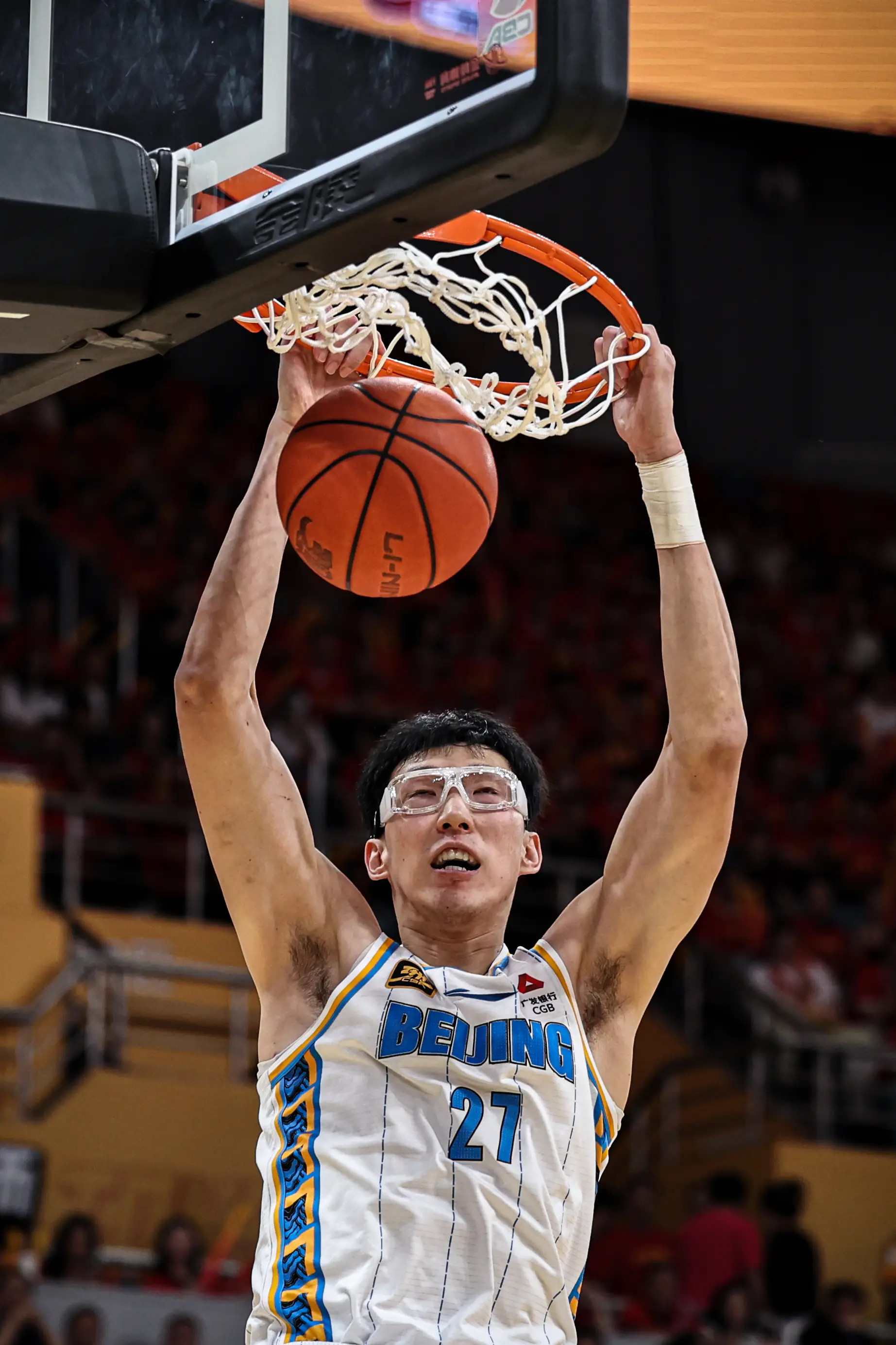 尼克斯逆转福建队，胡金秋点燃赛场