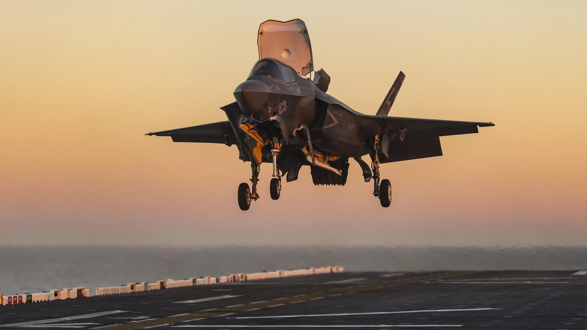 闪电时刻,当拉什福德的右脚点燃梦剧场,当巴拉圭的篮球击碎航海家的梦