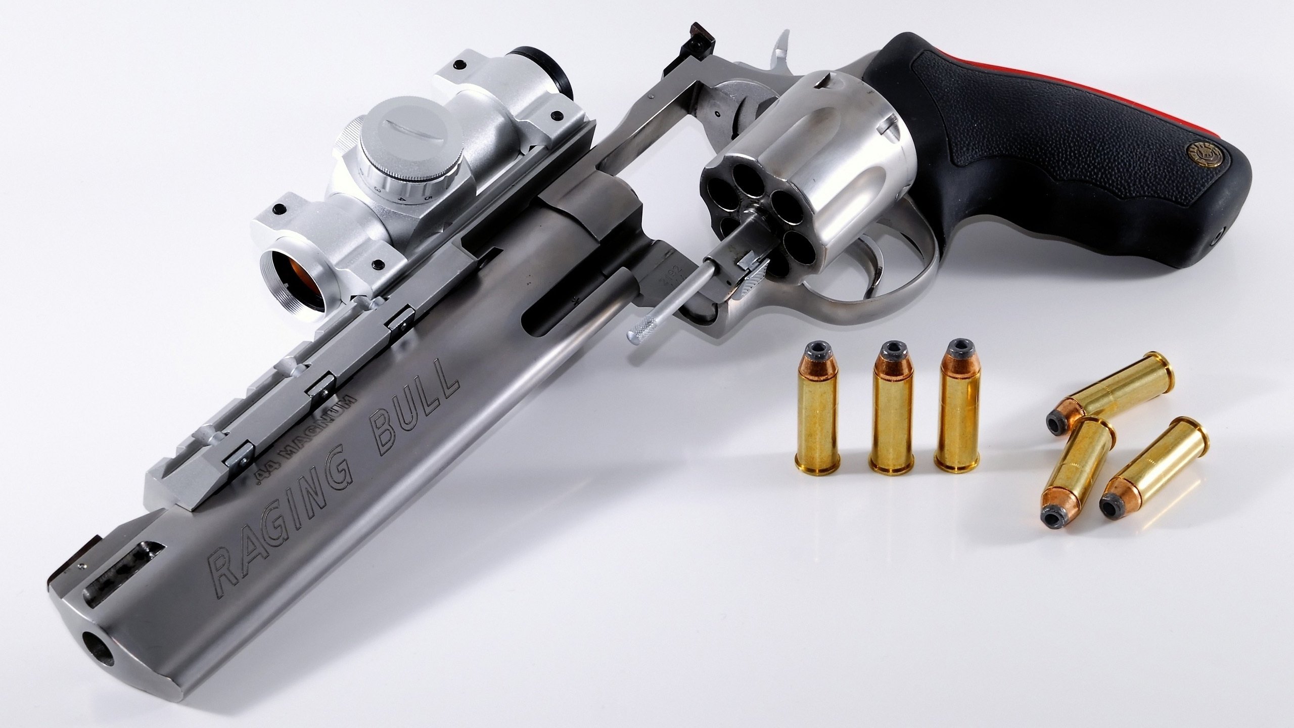 新王当立,当英格兰铁骑踏碎巴萨王座,恩佐已在亚平宁加冕中场王权