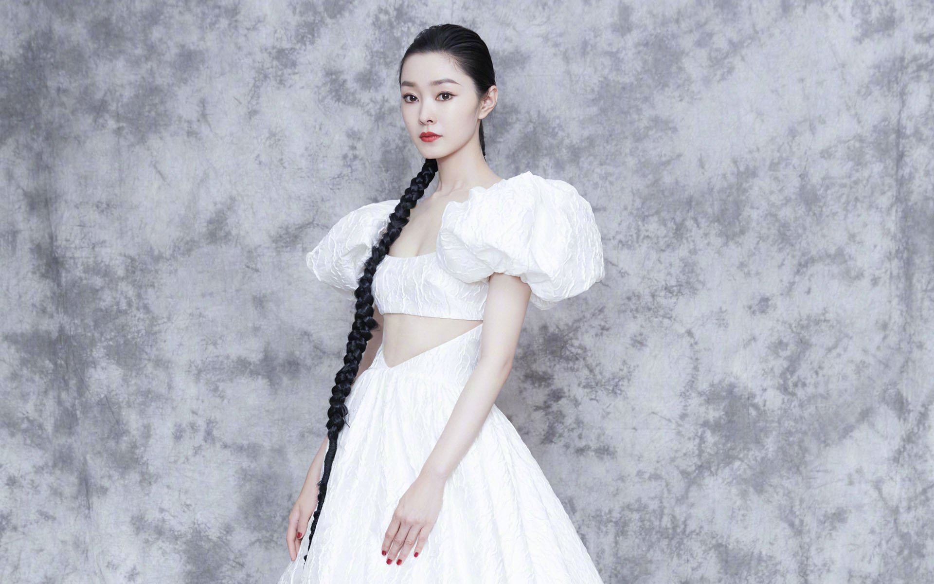 西部风暴，勇士摧枯拉朽打穿独行侠；东部新王，莫兰特东决关键战接管比赛